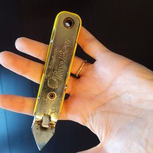 🛒 $3 with bundle Vintage Yellow Vaughans Tap Boy Bottle/Wine/Can Opener Kitschy